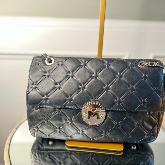 Metrocity Handbags - Metrocity Quilted Black Leather Shoulder Bag with Silver Turn-Lock